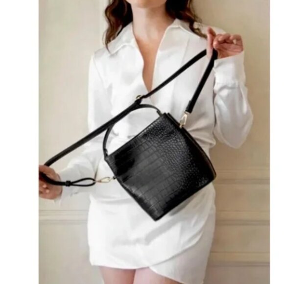 NWT AOTA Elena Crossbody Bucket Bag in Black Croc Vegan Leather - Picture 1 of 12